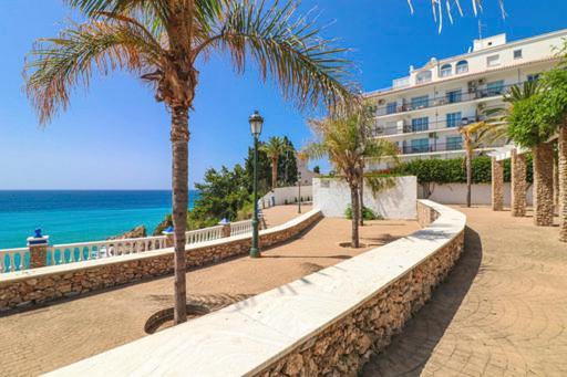Capistrano Village B, 1 bedroom + free wi-fi Nerja Buitenkant foto
