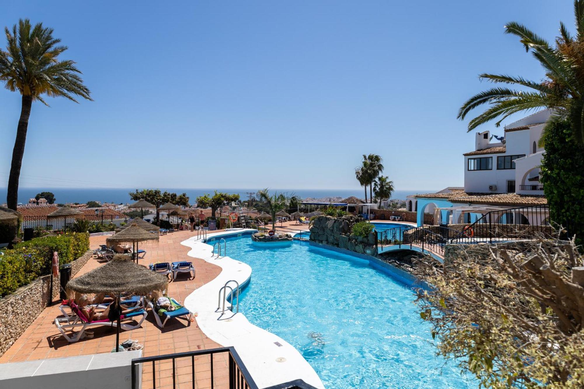 Capistrano Village B, 1 bedroom + free wi-fi Nerja Buitenkant foto