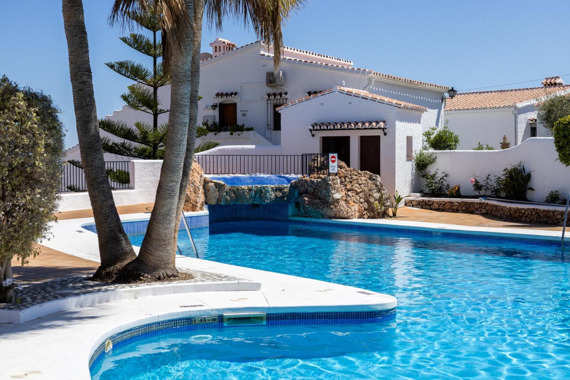 Capistrano Village B, 1 bedroom + free wi-fi Nerja Buitenkant foto