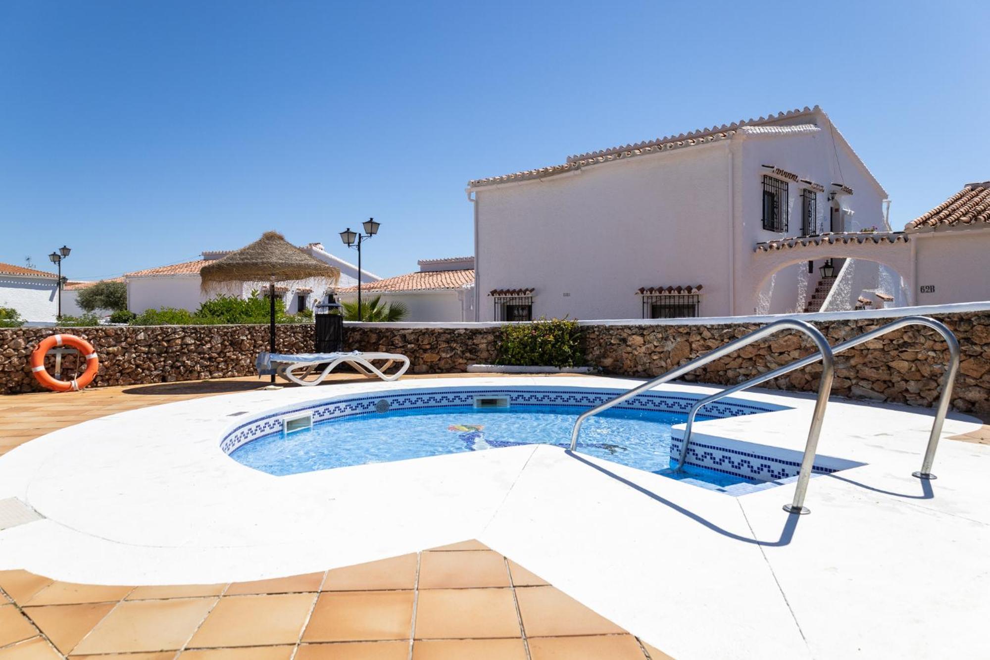 Capistrano Village B, 1 bedroom + free wi-fi Nerja Buitenkant foto